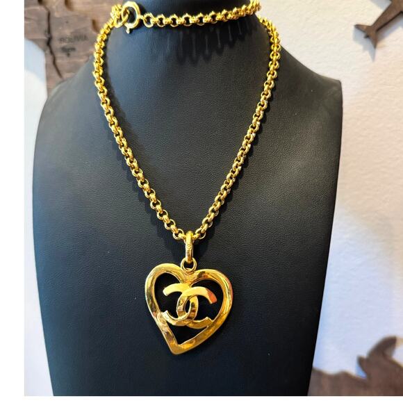 Chanel Vintage Barbie Collection Heart Cutout Necklace 95P 23" - Picture 1 of 6